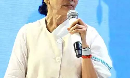 जलपाईगुड़ी में आंगनवाड़ी वर्कर की खुदकुशी, सीएम ममता बनर्जी ने एसआईआर के दबाव को बताई वजह जलपाईगुड़ी में आंगनवाड़ी वर्कर की खुदकुशी, सीएम ममता बनर्जी ने एसआईआर के दबाव को बताई वजह