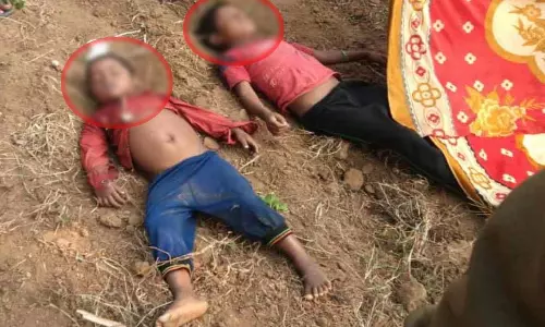 नाले में डूबने से दो मासूम बहनों की मौत, गांव में मातम छाया नाले में डूबने से दो मासूम बहनों की मौत, गांव में मातम छाया