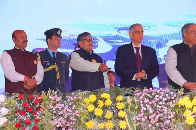 Amritsar मंत्री ने कहा, तकनीक और सख्त कानून प्रवर्तन से नार्को-आतंकवाद से लड़ें Amritsar मंत्री ने कहा, तकनीक और सख्त कानून प्रवर्तन से नार्को-आतंकवाद से लड़ें