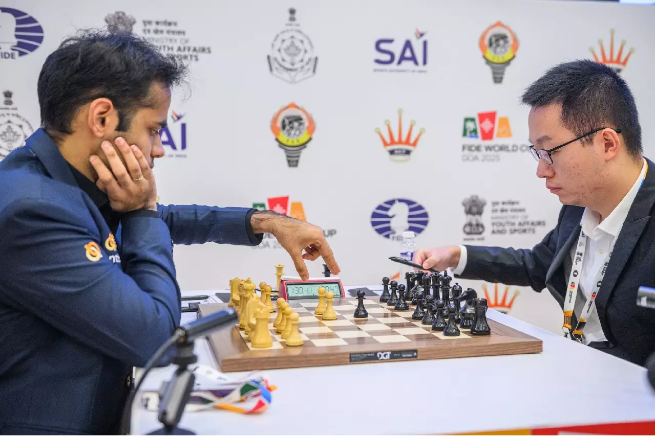 FIDE Cup 2025 में एरिगैसी, वेई यी की दमदार जीत; नोडिरबेक की सेमीफाइनल बुकिंग FIDE Cup 2025 में एरिगैसी, वेई यी की दमदार जीत; नोडिरबेक की सेमीफाइनल बुकिंग