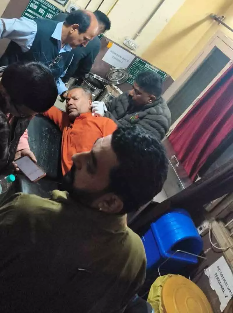 फगवाड़ा में शिवसेना नेता और उनके बेटे पर हमला, पार्टी ने बुधवार को शहर बंद का आह्वान किया फगवाड़ा में शिवसेना नेता और उनके बेटे पर हमला, पार्टी ने बुधवार को शहर बंद का आह्वान किया