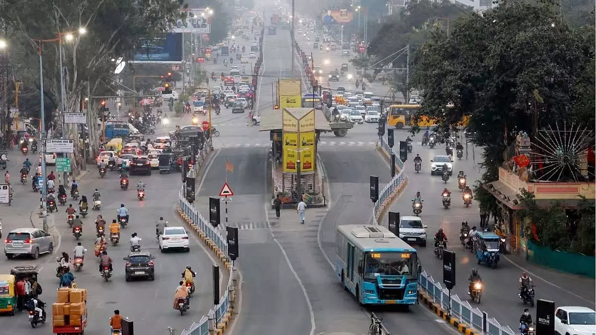 BRTS हटाने के बाद एबी रोड पर बनेगा डिवाइडर; MIC बैठक में हुआ फैसला BRTS हटाने के बाद एबी रोड पर बनेगा डिवाइडर; MIC बैठक में हुआ फैसला