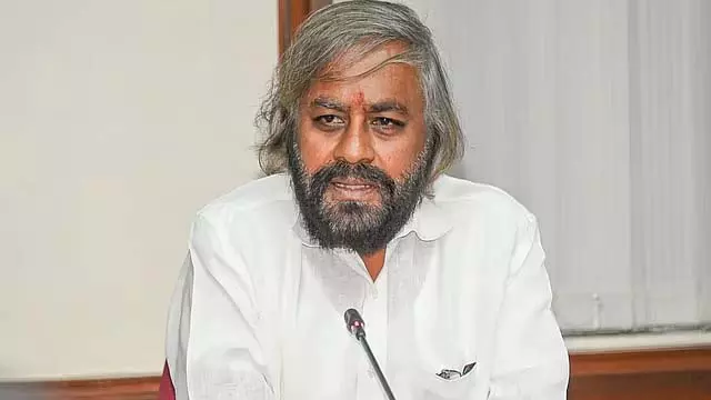अलग कैडर बनाएं, 15 वन्यजीव डॉक्टर नियुक्त करें: Minister Ishwar Khandre अलग कैडर बनाएं, 15 वन्यजीव डॉक्टर नियुक्त करें: Minister Ishwar Khandre