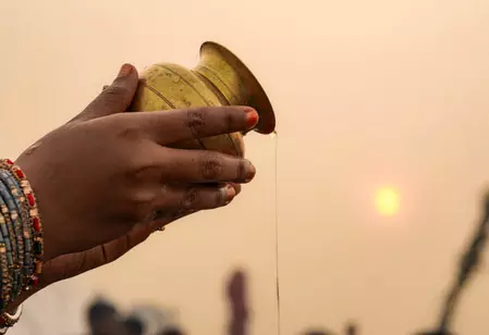 मार्गशीर्ष अमावस्या: पितरों के तर्पण में क्यों जरूरी है काला तिल? मार्गशीर्ष अमावस्या: पितरों के तर्पण में क्यों जरूरी है काला तिल?
