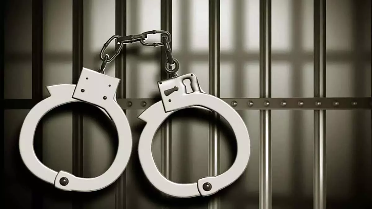 Mumbai : एंटी-नारकोटिक्स सेल ने 1.16 करोड़ की हेरोइन जब्त की Mumbai : एंटी-नारकोटिक्स सेल ने 1.16 करोड़ की हेरोइन जब्त की