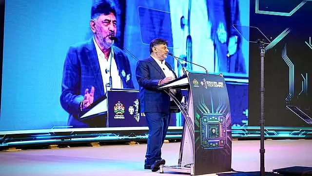 दक्षिण बेंगलुरु में दूसरा नया हवाई अड्डा: आलोचना न करें, धैर्य रखें - विश्व स्तरीय शहर का निर्माण; DK Shivakumar दक्षिण बेंगलुरु में दूसरा नया हवाई अड्डा: आलोचना न करें, धैर्य रखें - विश्व स्तरीय शहर का निर्माण; DK Shivakumar