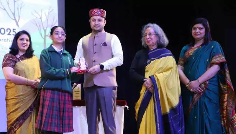 Mandi ओकवुड स्कूल के वार्षिक पुरस्कार समारोह में सफल विद्यार्थियों को सम्मानित किया गया Mandi ओकवुड स्कूल के वार्षिक पुरस्कार समारोह में सफल विद्यार्थियों को सम्मानित किया गया