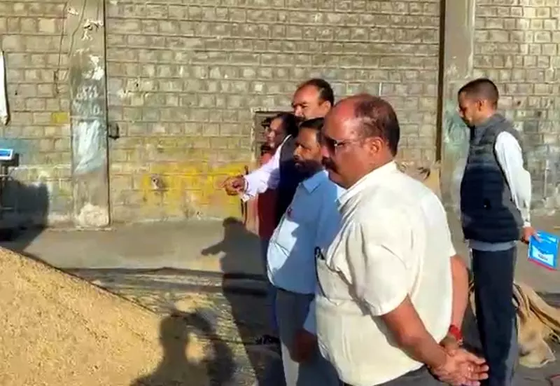 Karnal में धान घोटाला गहराया, भंडारण नियमों को सख्त करने के साथ छठी एफआईआर दर्ज Karnal में धान घोटाला गहराया, भंडारण नियमों को सख्त करने के साथ छठी एफआईआर दर्ज