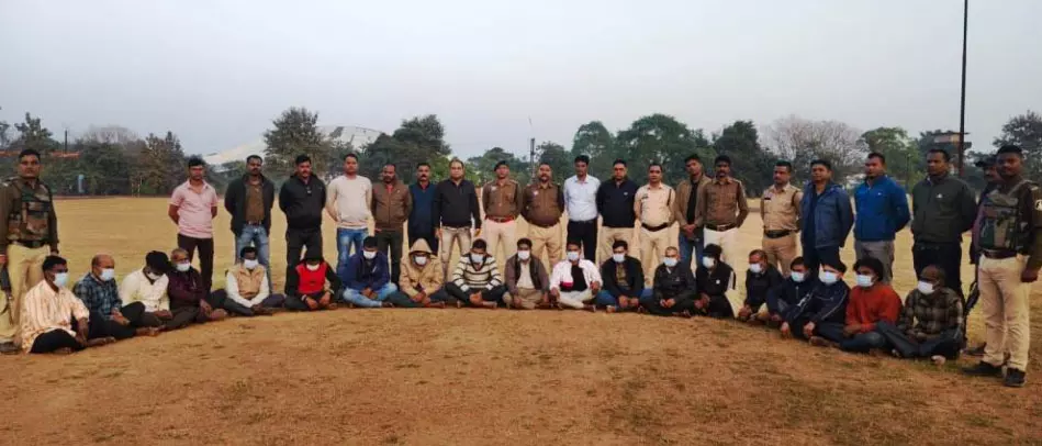 19 डकैतों को कोरबा पुलिस ने दबोचा, कैश और जेवर कब्जे से जब्त 19 डकैतों को कोरबा पुलिस ने दबोचा, कैश और जेवर कब्जे से जब्त