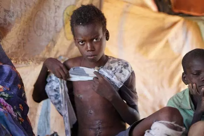 Darfur संकट: मददगार संगठनों की ‘किसे बचाएँ’ वाली अमानवीय दुविधा Darfur संकट: मददगार संगठनों की ‘किसे बचाएँ’ वाली अमानवीय दुविधा
