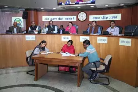 दिल्ली: एमसीडी की स्थायी समिति की बैठक में कई महत्वपूर्ण प्रस्ताव पारित दिल्ली: एमसीडी की स्थायी समिति की बैठक में कई महत्वपूर्ण प्रस्ताव पारित