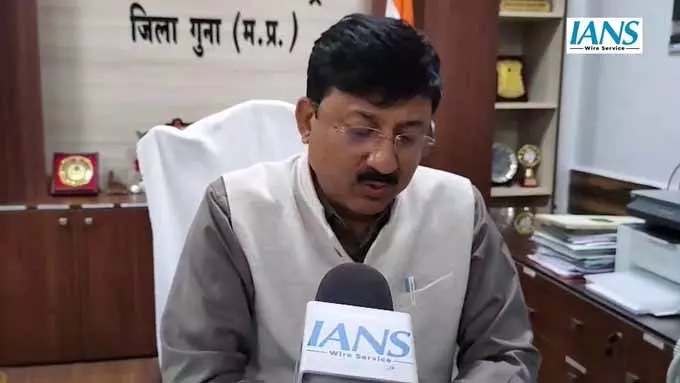 गुना जिला में SIR के तहत 15% से अधिक फॉर्म डिजिटल, DM किशोर कुमार कण्याल ने दी जानकारी गुना जिला में SIR के तहत 15% से अधिक फॉर्म डिजिटल, DM किशोर कुमार कण्याल ने दी जानकारी