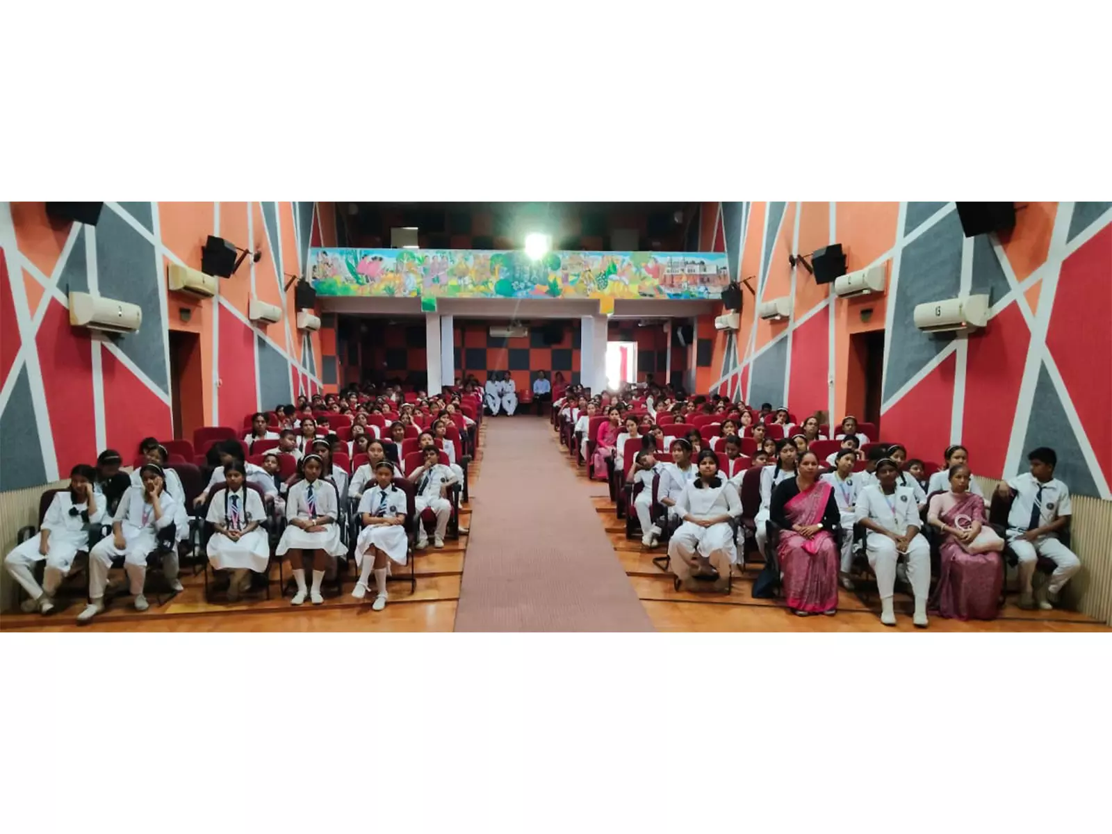 असम राइफल्स ने राष्ट्रीय एकता दिवस मनाया असम राइफल्स ने राष्ट्रीय एकता दिवस मनाया