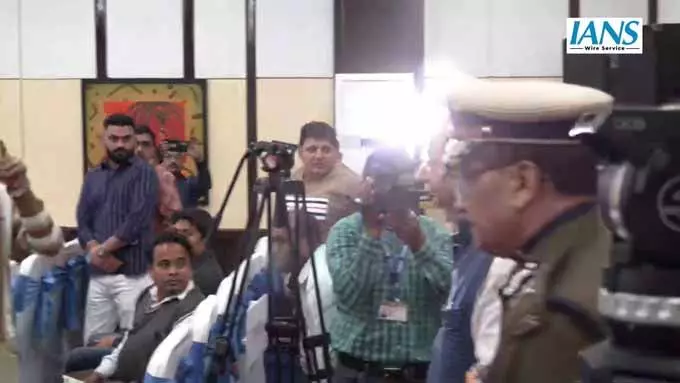 Tihar Jail में नई गौशाला, वेबसाइट और NGO पोर्टल का उद्घाटन किया Tihar Jail में नई गौशाला, वेबसाइट और NGO पोर्टल का उद्घाटन किया