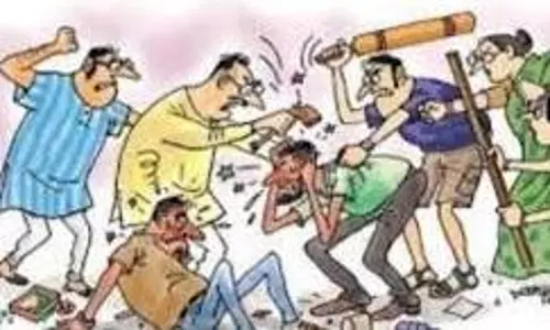 Aligarh: प्लॉट को लेकर दो पक्षों में पथराव,आधा दर्जन से ज्यादा घायल Aligarh: प्लॉट को लेकर दो पक्षों में पथराव,आधा दर्जन से ज्यादा घायल