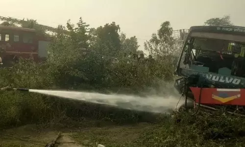 Hardoi: ट्रैक्टर ट्रॉली से टकराई बस, एक की मौत, छह  घायल