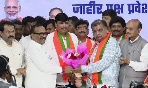 नगर निगम चुनावों से पहले छत्रपति संभाजीनगर में BJP में राजनीतिक लोगों का आना बढ़ा नगर निगम चुनावों से पहले छत्रपति संभाजीनगर में BJP में राजनीतिक लोगों का आना बढ़ा