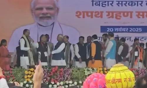 Bihar CM पद की शपथ समारोह: खास मेहमानों के लिए लिट्टी-चोखा, मखाना-खीर Bihar CM पद की शपथ समारोह: खास मेहमानों के लिए लिट्टी-चोखा, मखाना-खीर