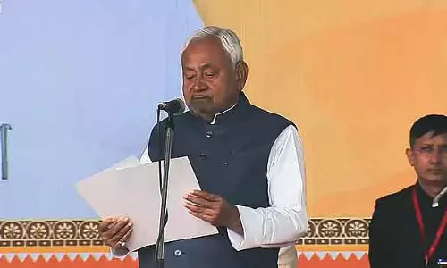 Nitish Kumar ने रिकॉर्ड 10वीं बार बिहार के मुख्यमंत्री के तौर पर शपथ ली; मोदी भी मौजूद रहे Nitish Kumar ने रिकॉर्ड 10वीं बार बिहार के मुख्यमंत्री के तौर पर शपथ ली; मोदी भी मौजूद रहे