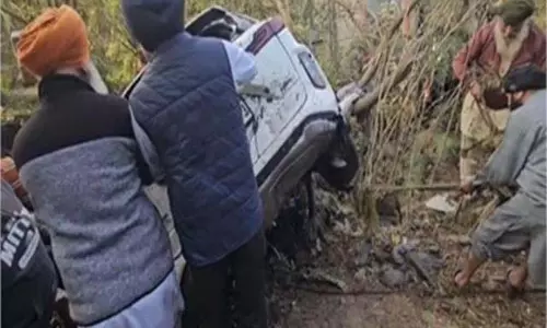 Punjab: तड़के सुबह बाप-बेटी की सड़क पर बिछी लाशें, मचा कोहराम Punjab: तड़के सुबह बाप-बेटी की सड़क पर बिछी लाशें, मचा कोहराम