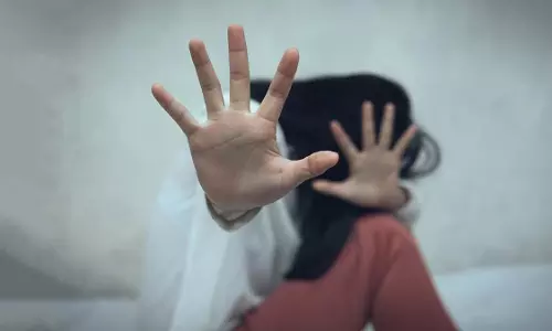 पति की शर्मनाक करतूत, पत्नी को गंदे काम के लिए करता था मजबूर पति की शर्मनाक करतूत, पत्नी को गंदे काम के लिए करता था मजबूर