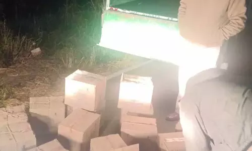 Kangra के भवारना में 32 अवैध शराब की पेटियां जब्त, एक गिरफ्तार Kangra के भवारना में 32 अवैध शराब की पेटियां जब्त, एक गिरफ्तार