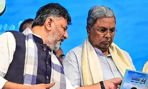 Karnataka सरकार आधी राह पर, गारंटी का दिखावा और घोटालों की भरमार का मिला-जुला रूप