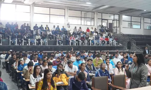Students को स्पोर्ट्स साइकोलॉजी के बारे में जानकारी मिलती है Students को स्पोर्ट्स साइकोलॉजी के बारे में जानकारी मिलती है