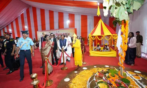 राष्ट्रपति द्रौपदी मुर्मु ने अंबिकापुर में मुख्यमंत्री जनजातीय ग्राम अखरा विकास योजना का किया शुभारंभ राष्ट्रपति द्रौपदी मुर्मु ने अंबिकापुर में मुख्यमंत्री जनजातीय ग्राम अखरा विकास योजना का किया शुभारंभ