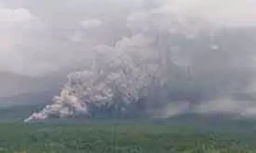 ज्वालामुखी विस्फोट के बाद इंडोनेशिया अलर्ट पर ज्वालामुखी विस्फोट के बाद इंडोनेशिया अलर्ट पर