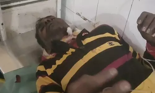 Sitapur: झगड़े में गर्दन पर किया हसिया हमला Sitapur: झगड़े में गर्दन पर किया हसिया हमला