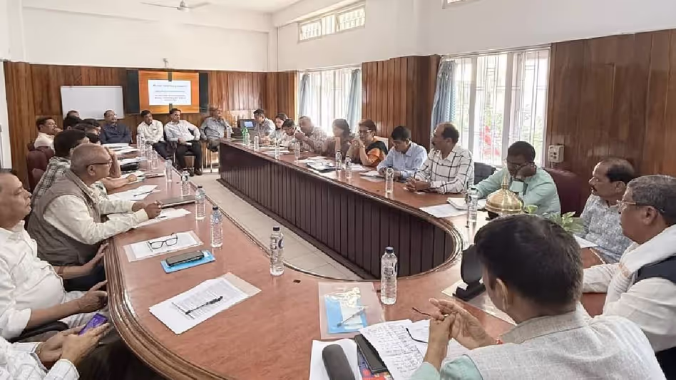 Assam : एनिमल हस्बैंड्री और वेटेरिनरी डिपार्टमेंट ने स्वाइन फीवर के फैलने का रिव्यू किया Assam : एनिमल हस्बैंड्री और वेटेरिनरी डिपार्टमेंट ने स्वाइन फीवर के फैलने का रिव्यू किया
