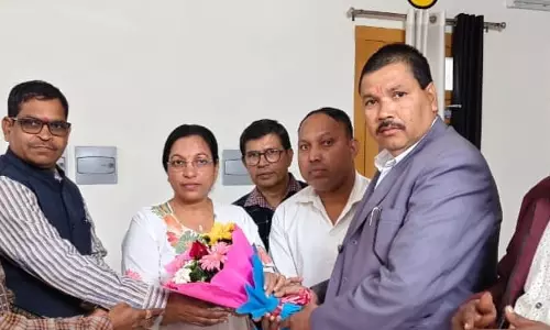 Bareilly: नवागंतुक महिला बीएसए का गरिमामय स्वागत Bareilly: नवागंतुक महिला बीएसए का गरिमामय स्वागत