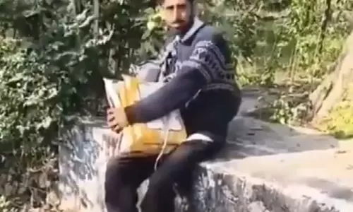 धमाके के बाद कश्मीरी समुदाय के लोग देश में बढ़ती धमकियों और पूछताछ से परेशान
