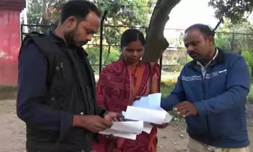 Sambalpur में महिला की संदिग्ध मौत, परिवार ने दहेज उत्पीड़न का आरोप लगाया Sambalpur में महिला की संदिग्ध मौत, परिवार ने दहेज उत्पीड़न का आरोप लगाया