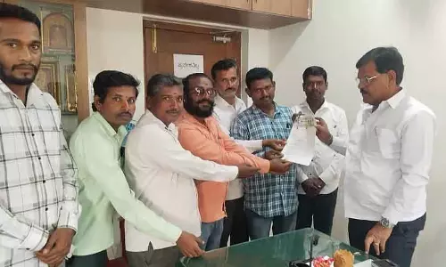 Vijayapura : फसल सर्वेक्षकों के समर्थन में आवाज उठाने की अपील Vijayapura : फसल सर्वेक्षकों के समर्थन में आवाज उठाने की अपील