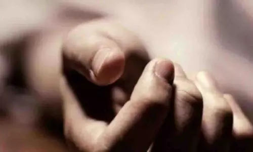 Bhubaneswar में घर के अंदर लड़की लटकी मिली, पुलिस ने जांच शुरू की