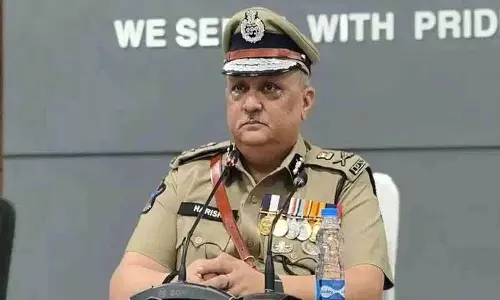 बचे हुए माओवादियों को आम ज़िंदगी की मुख्यधारा में शामिल होना चाहिए: AP DGP बचे हुए माओवादियों को आम ज़िंदगी की मुख्यधारा में शामिल होना चाहिए: AP DGP