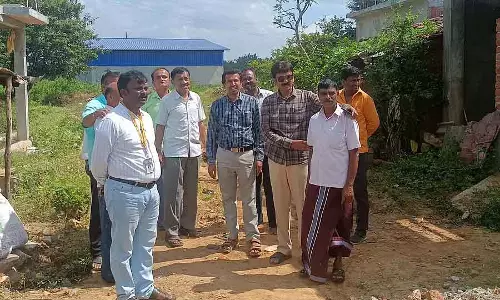 कब्रिस्तान की ज़मीन पर कब्ज़ा किया जा रहा है: तहसीलदार का नोटिस कब्रिस्तान की ज़मीन पर कब्ज़ा किया जा रहा है: तहसीलदार का नोटिस