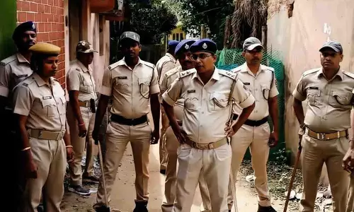 Odisha के जगतसिंहपुर में अवैध बांग्लादेशियों पर बड़ी कार्रवाई Odisha के जगतसिंहपुर में अवैध बांग्लादेशियों पर बड़ी कार्रवाई