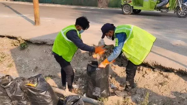 Haridwar: सफाई अभियान का दूसरा दिन, 10 टन कूड़ा हटाया गया Haridwar: सफाई अभियान का दूसरा दिन, 10 टन कूड़ा हटाया गया