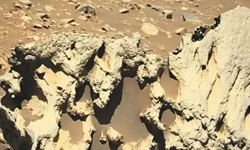 NASA ने मंगल ग्रह पर रहस्यमयी एलियन चट्टान का पता लगाया..!