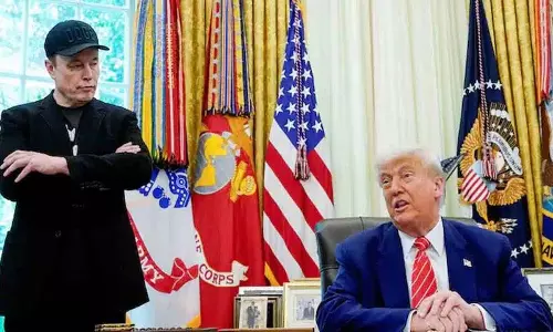 Jeffrey Epstein के सेक्स स्कैंडल ने अमेरिका को हिला दिया Jeffrey Epstein के सेक्स स्कैंडल ने अमेरिका को हिला दिया