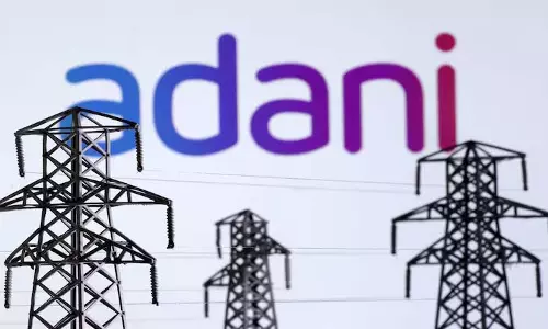 Adani Group ने AWL एग्री बिजनेस से बाहर निकलने के लिए 2,500 करोड़ रुपये की ब्लॉक डील शुरू की