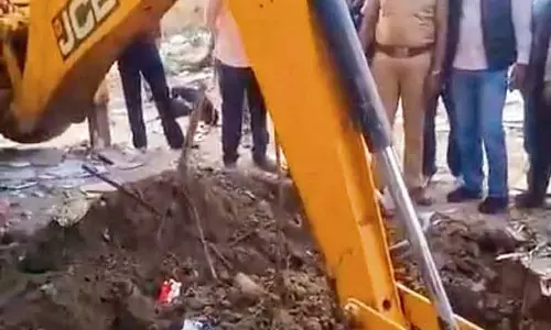 पुलिस ने Nabha EO के घर की तलाशी ली, ट्रैक्टर-ट्रेलर के गायब पार्ट्स मिले