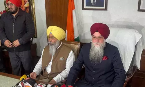 MLA हरमीत संधू ने शपथ ली, तरनतारन के विकास का वादा किया MLA हरमीत संधू ने शपथ ली, तरनतारन के विकास का वादा किया