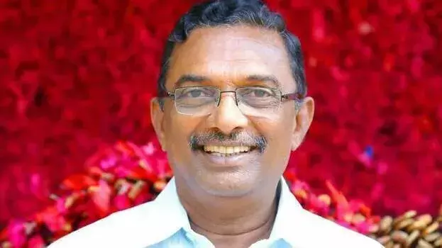 kerala: देवस्वोम बोर्ड के पूर्व प्रमुख को सोना चोरी मामले में पुलिस ने पकड़ा kerala: देवस्वोम बोर्ड के पूर्व प्रमुख को सोना चोरी मामले में पुलिस ने पकड़ा