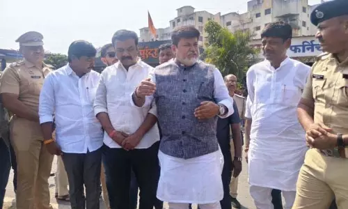 Navle bridge हादसे के बाद उद्योग मंत्री ने किया निरीक्षण Navle bridge हादसे के बाद उद्योग मंत्री ने किया निरीक्षण