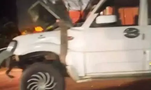 पुराना धमतरी रोड पर स्कॉर्पियो-हाइवा की टक्कर, चालक गंभीर
