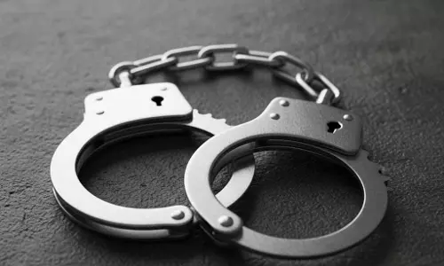 भारतीय जल सीमा में मछली पकड़ने पर कार्रवाई, Indian कोस्ट गार्ड ने 28 क्रू को किया गिरफ्तार